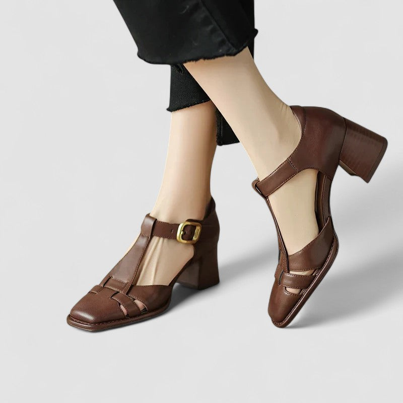 Elyxiana | Orthopädische Pumps mit T-Riemen