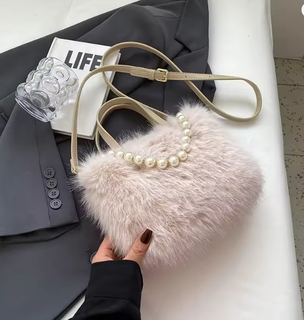 Tiffany | Torebka na ramię z futra syntetycznego